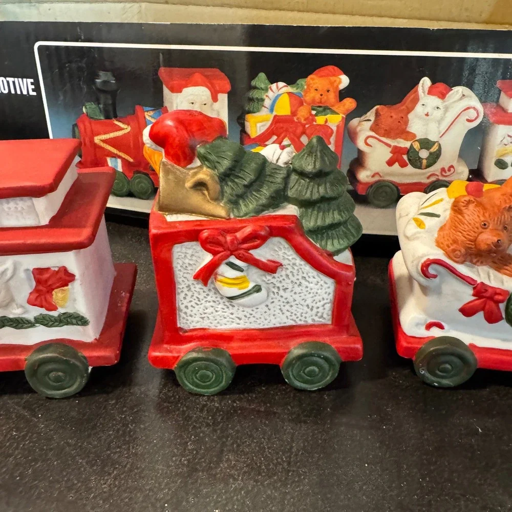 Vintage 1986 Price Products Porcelain 4 Piece Christmas‎ Locomotive Train Set